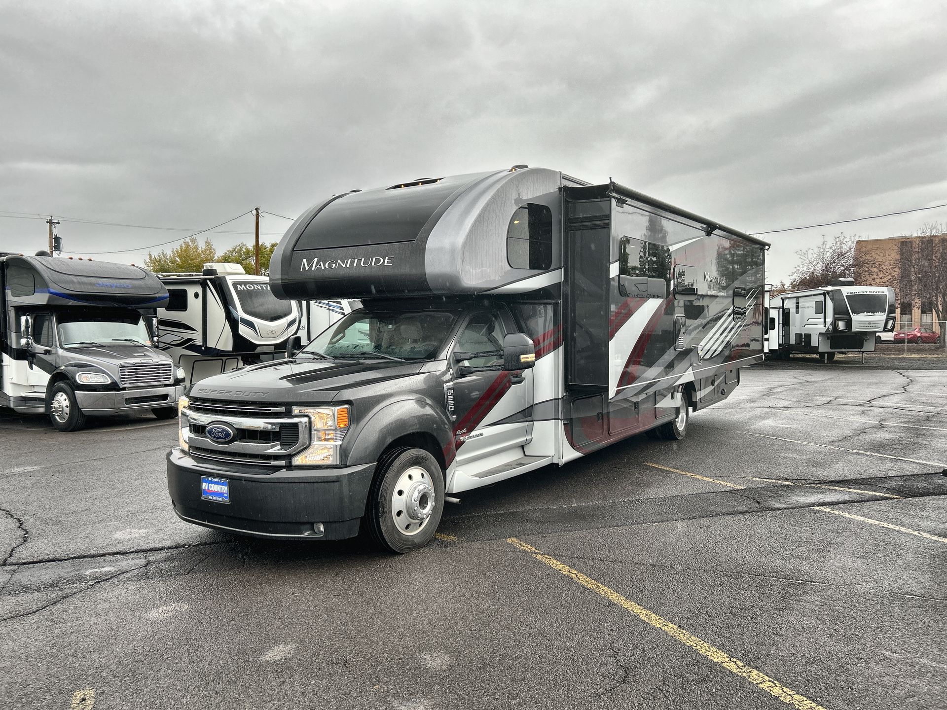 2021 Thor Motor Coach Magnitude SV34 - Image 7