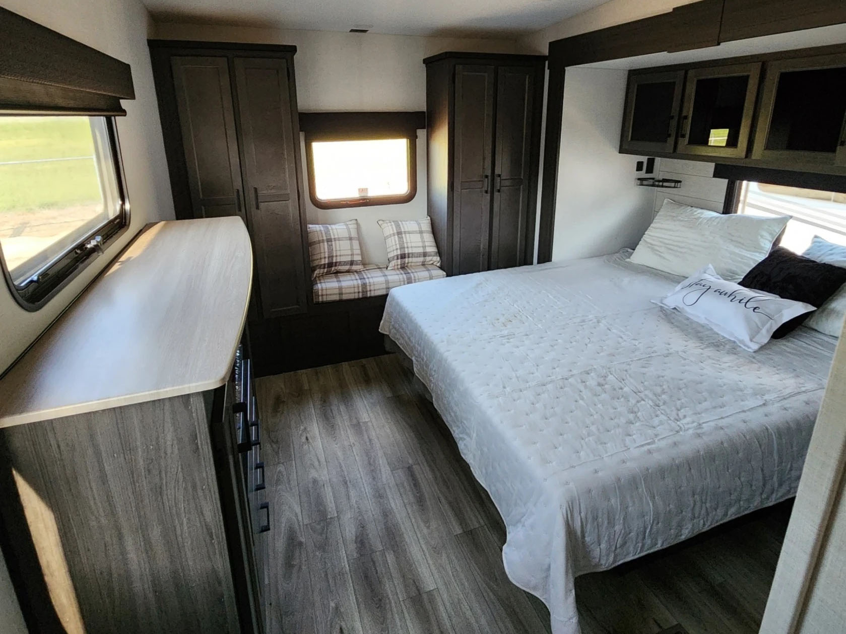 2026 VENTURE RV SPORTTREK 365VFL - Image 34