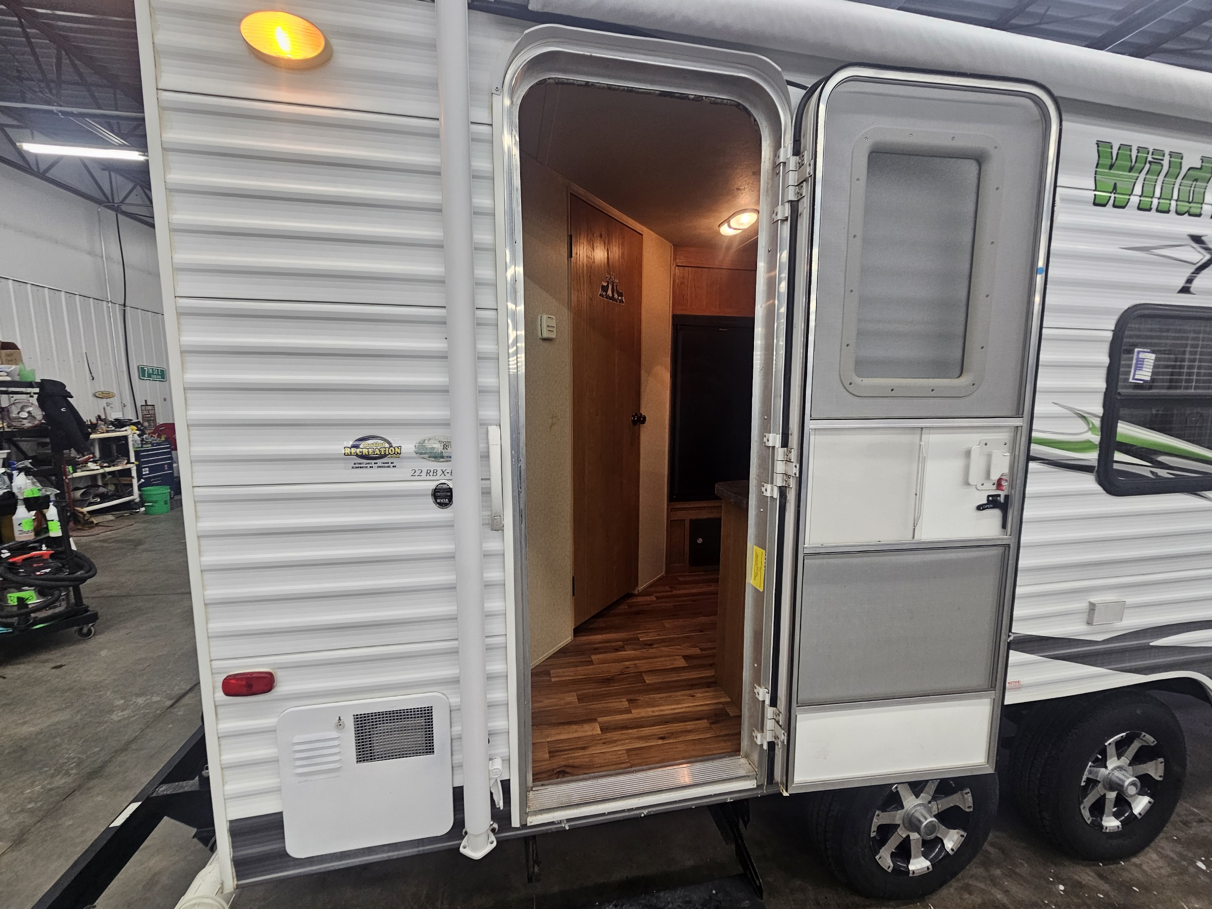 2010 WILDWOOD X-LITE 22RB - Image 8