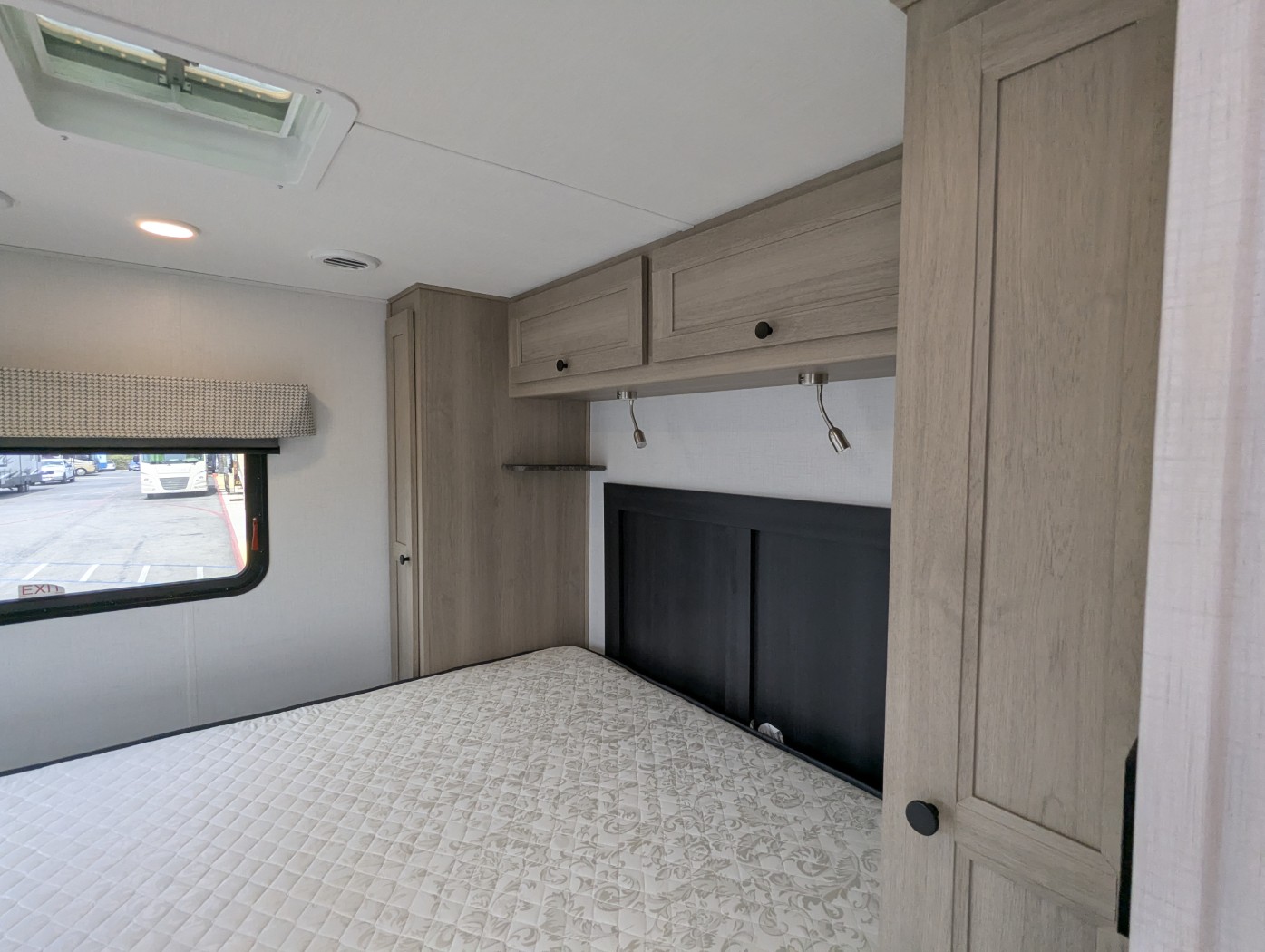 2026 FOREST RIVER SUNSEEKER 2750SLE - Image 30