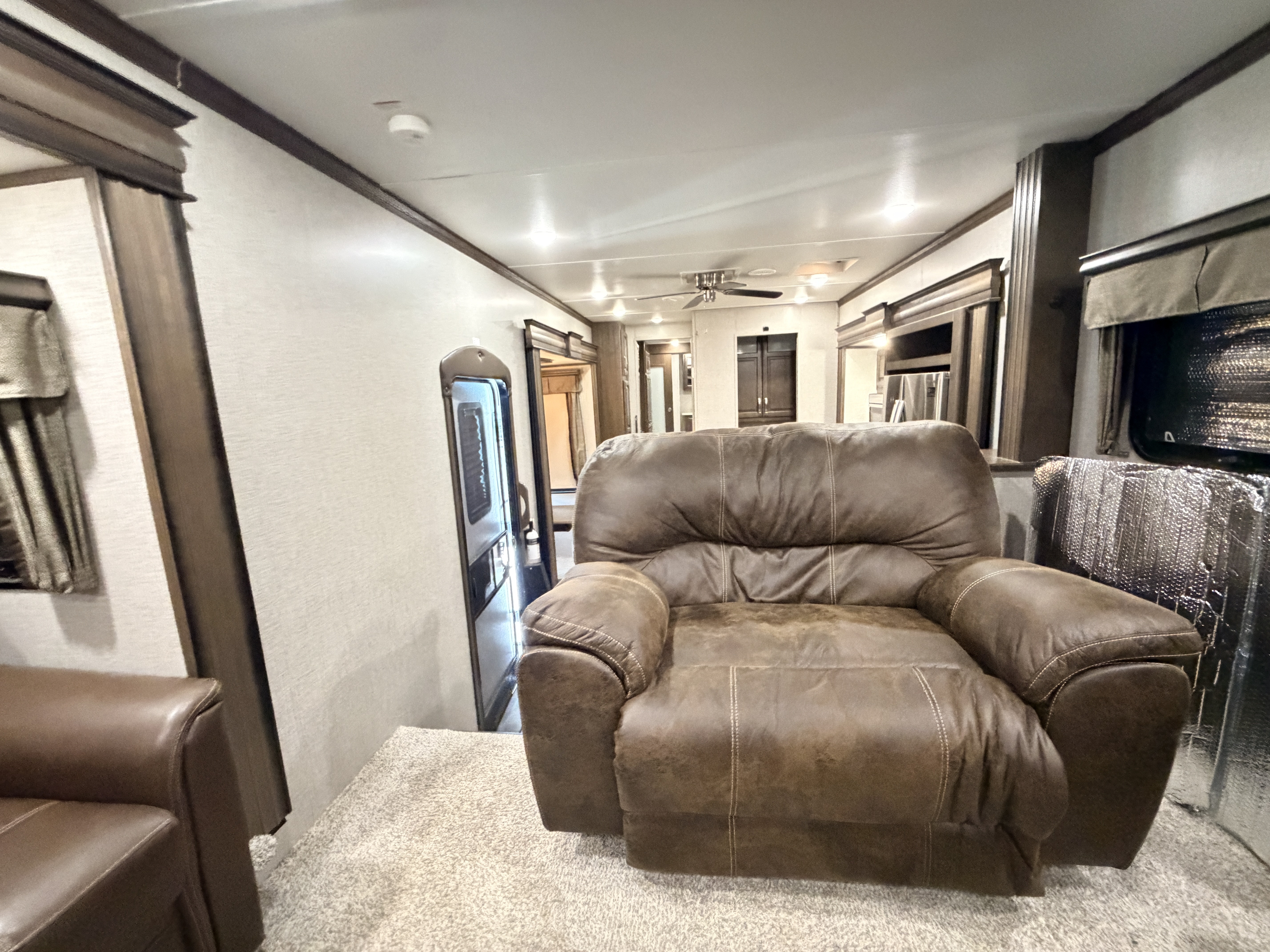 2020 Keystone Alpine 3711KP - Image 23