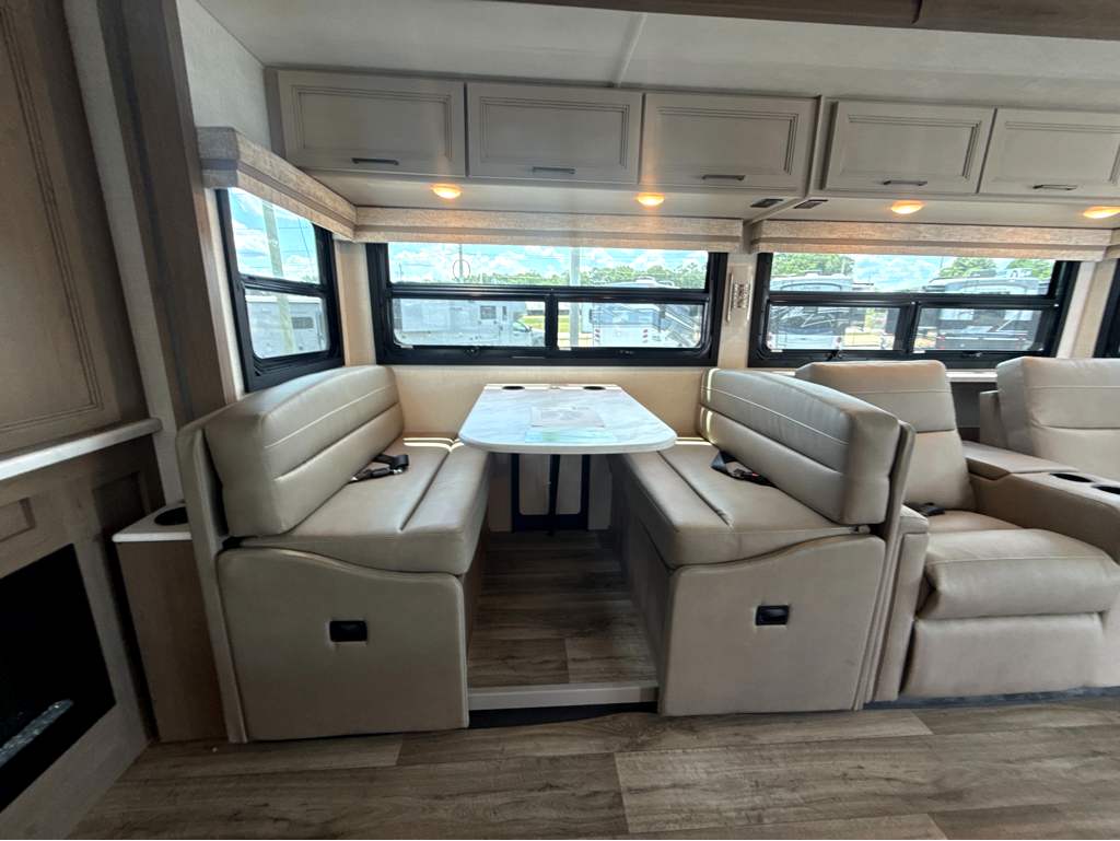 2027 THOR MOTOR COACH HURRICANE 35A - Image 15