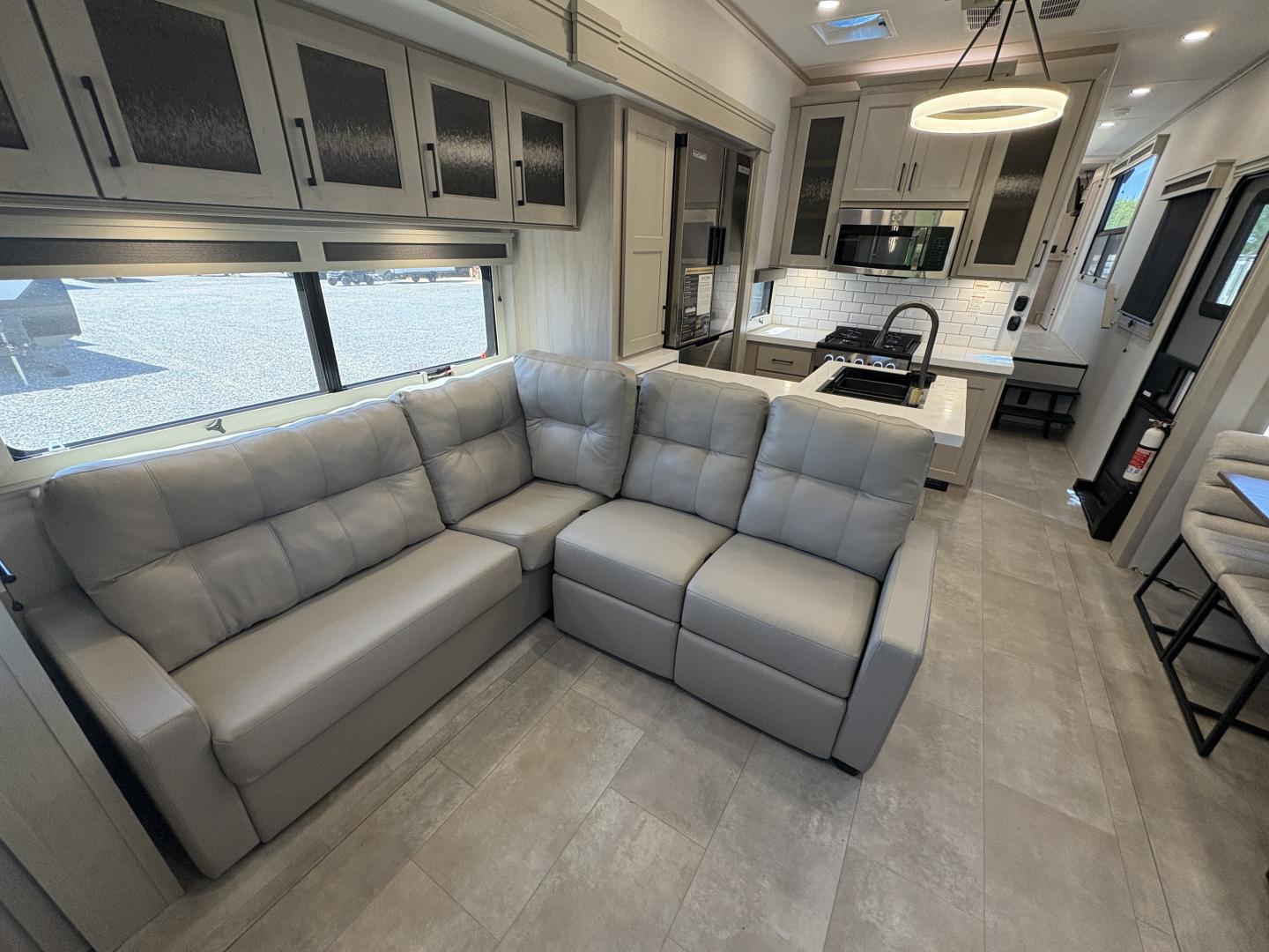 2025 Grand Design Solitude 388MBS - Image 10