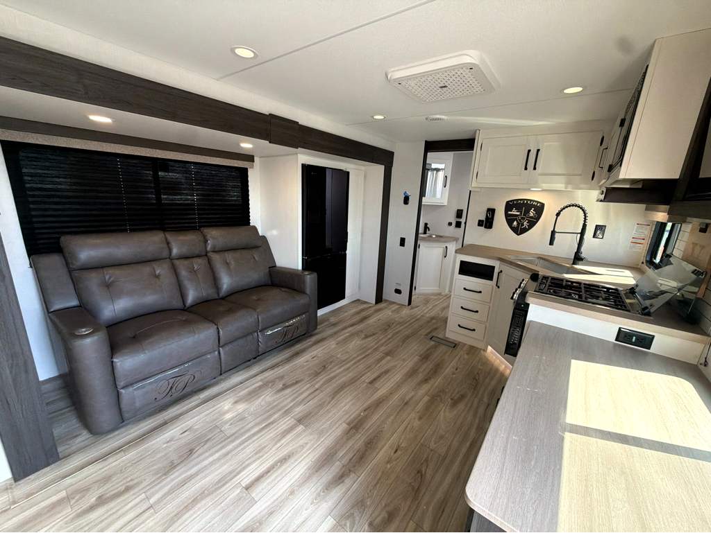 2027 VENTURE RV SIENNA 241VRD - Image 20
