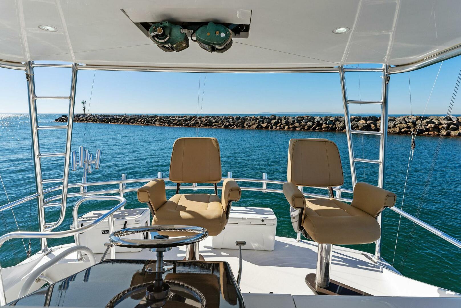 2007 Hatteras 64 Convertible - Image 34