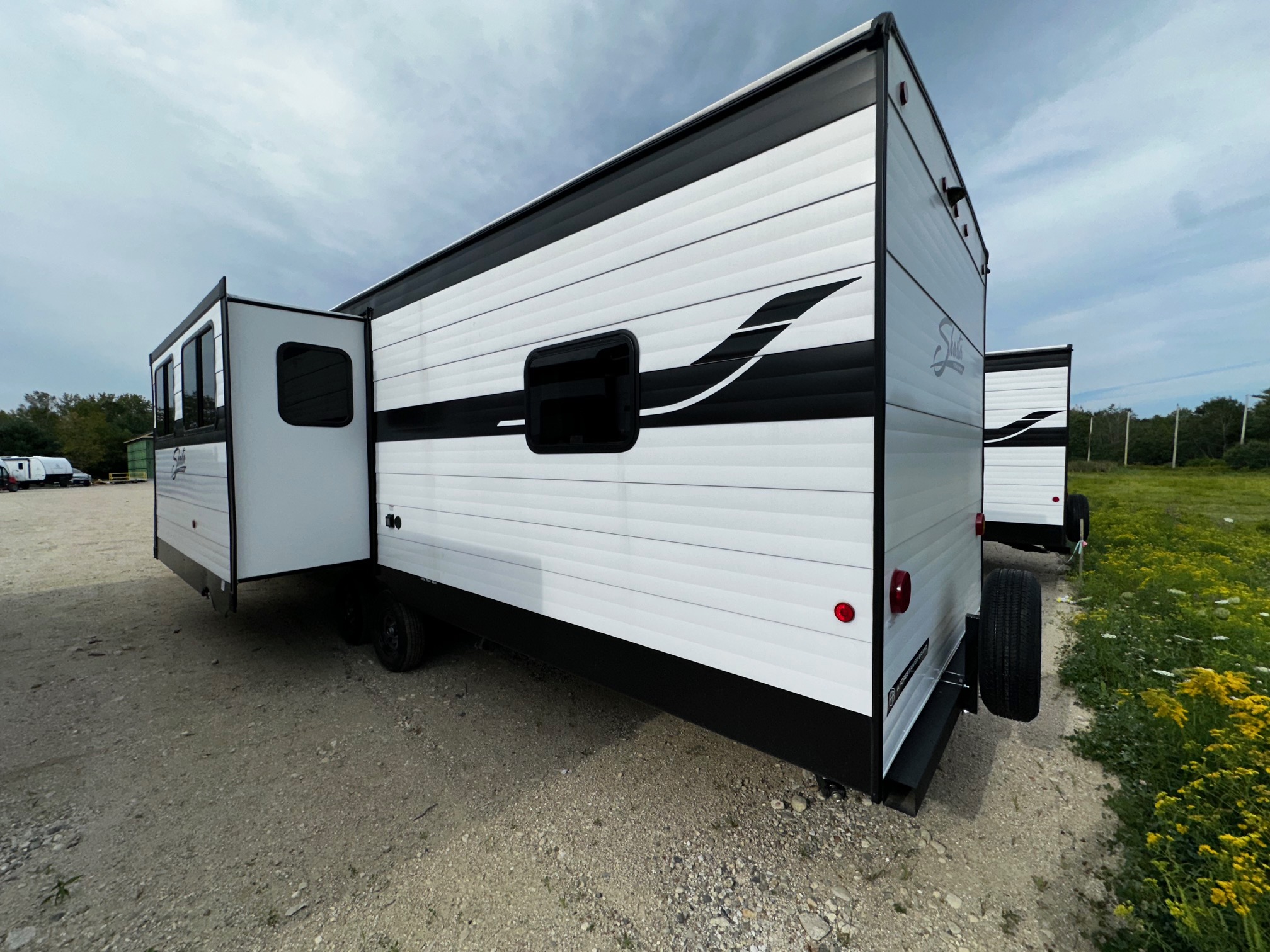 2026 Coachmen Shasta I-5 530BQB - Image 3