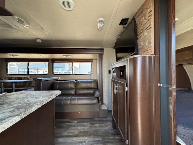 2016 Forest River Grey Wolf 26DBH - Image 9