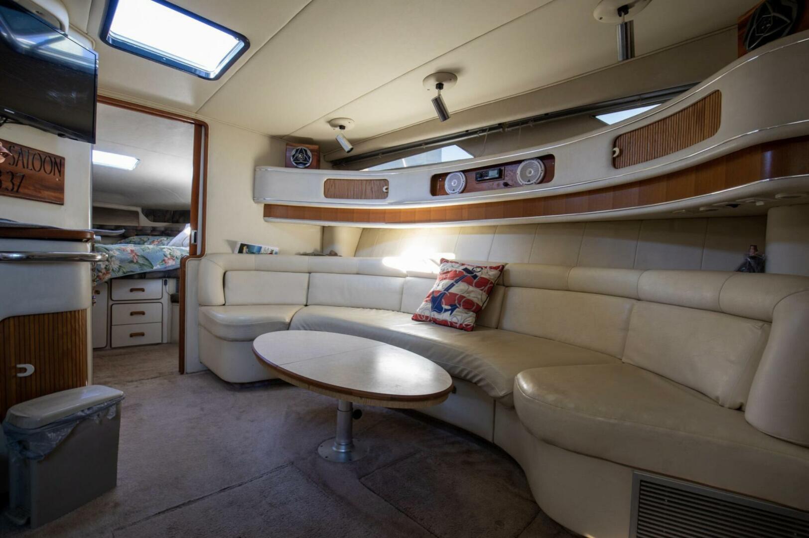 1990 Sea Ray 420 Sundancer - Image 25