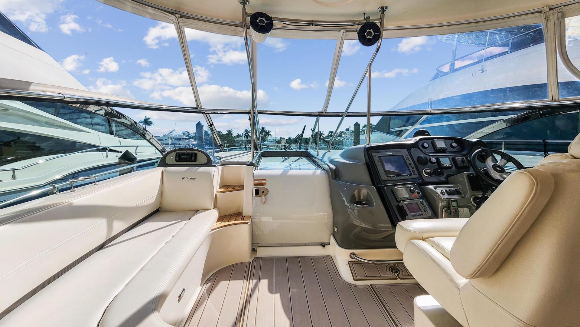 2007 Cruisers 520 Express - Image 10