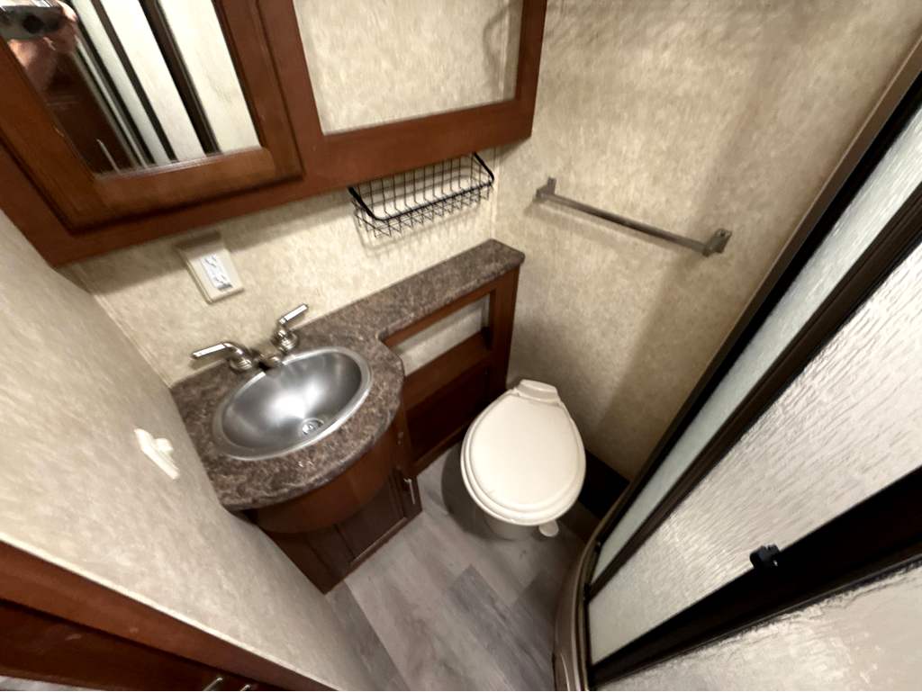 2016 FOREST RIVER GEORGETOWN 328TS - Image 29