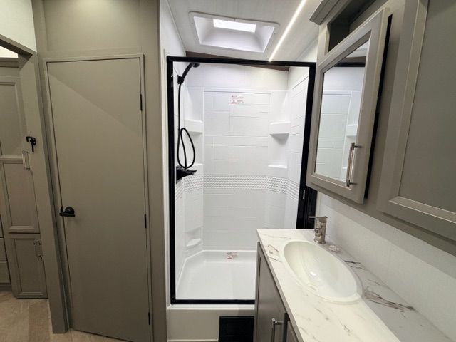 2026 Keystone Sprinter 3980FBS - Image 27