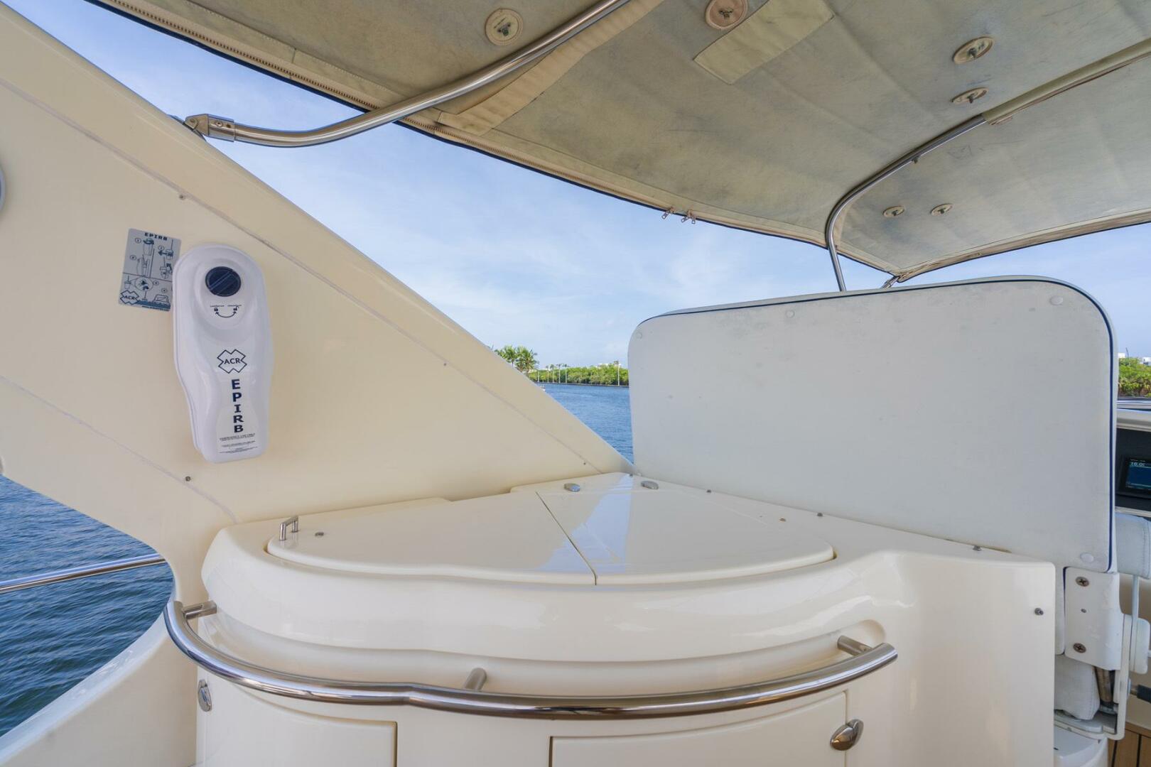 2009 Azimut 62E - Image 13