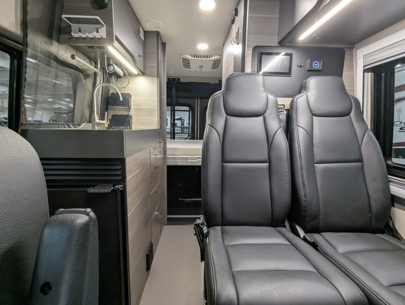 2025 Entegra Coach Launch 19Y - Image 24