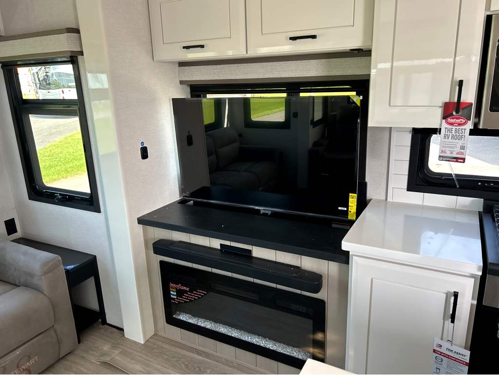 2027 JAYCO PINNACLE 32RLTS - Image 12