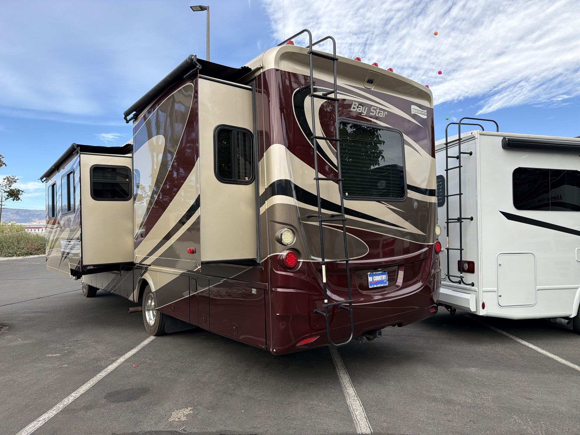 2014 Newmar Bay Star 3309 - Image 29