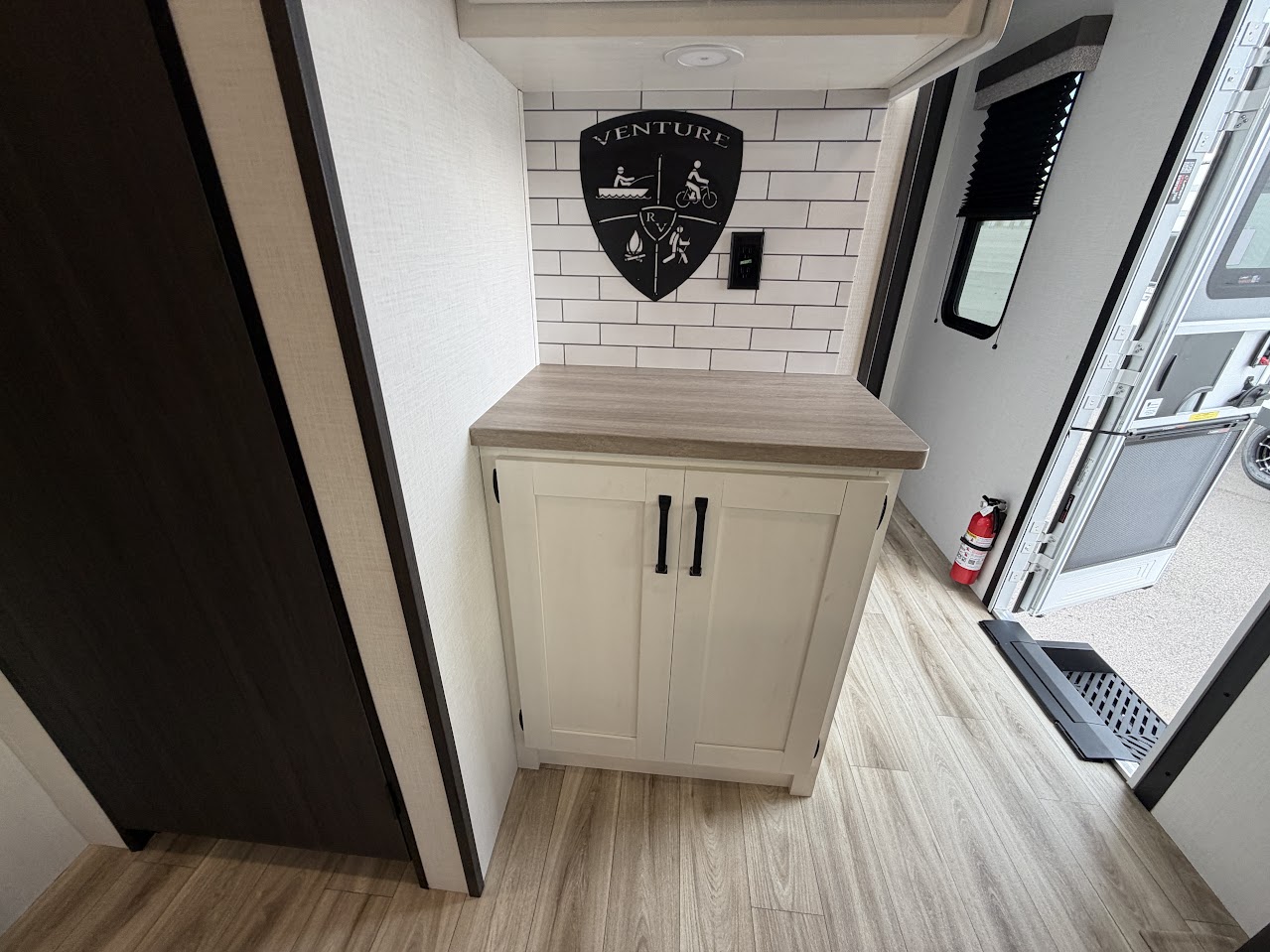 2027 VENTURE RV SIENNA 293VIK - Image 36