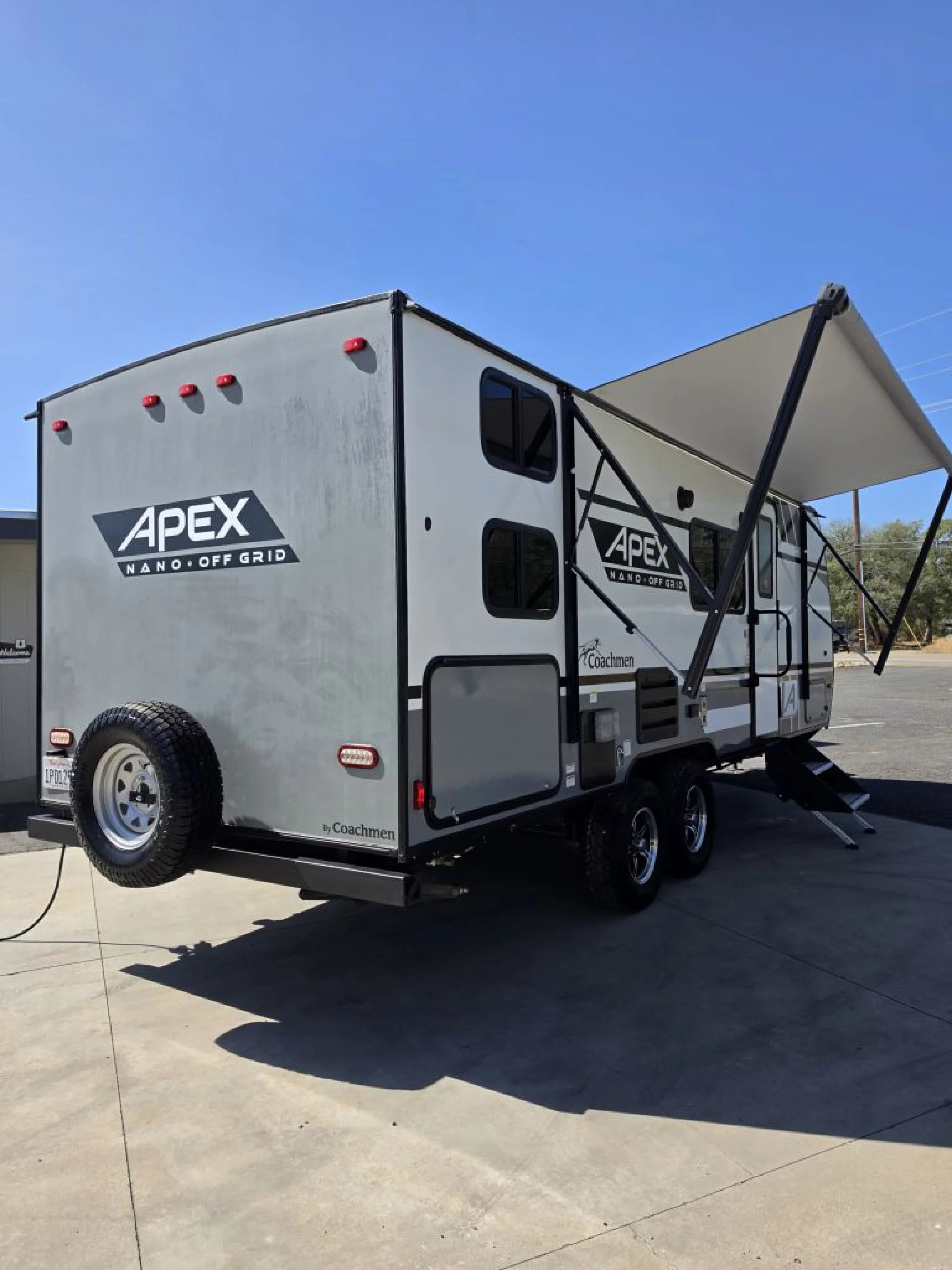 2022 COACHMEN APEX NANO 208BHS - Image 5