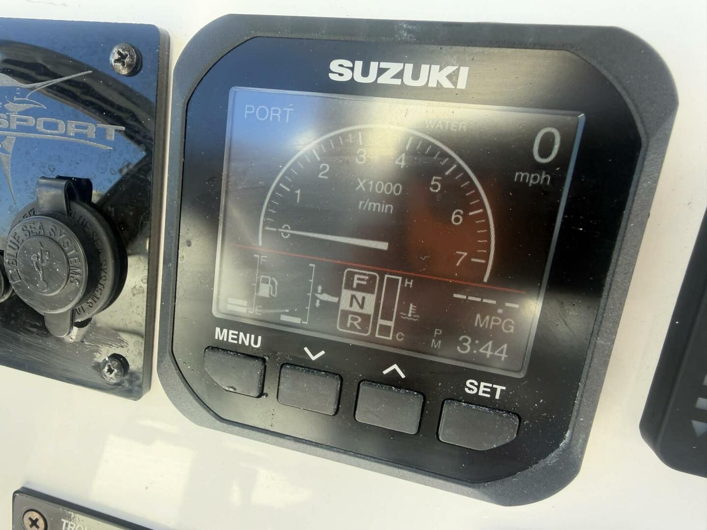2021 Aquasport 2500 Center Console - Image 27