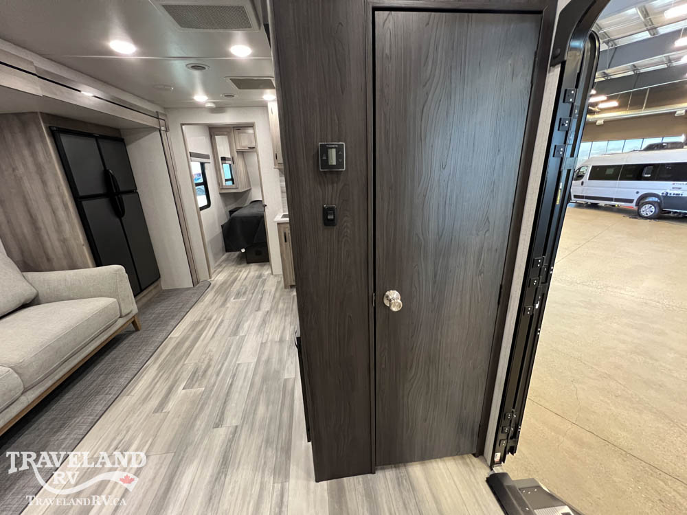 2022 Winnebago Voyage V2427RB - Image 8