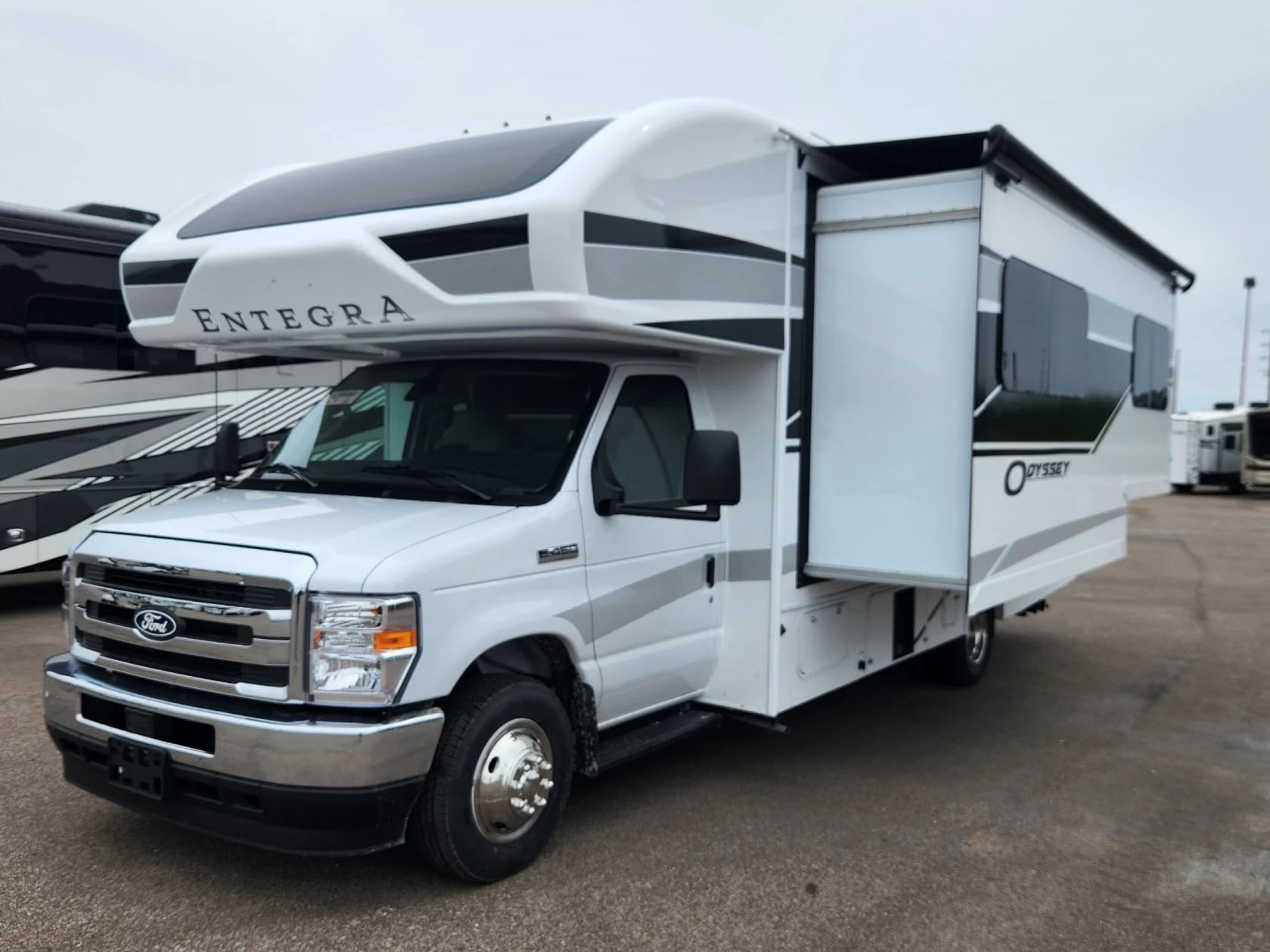 2027 ENTEGRA COACH ODYSSEY 24B - Image 2