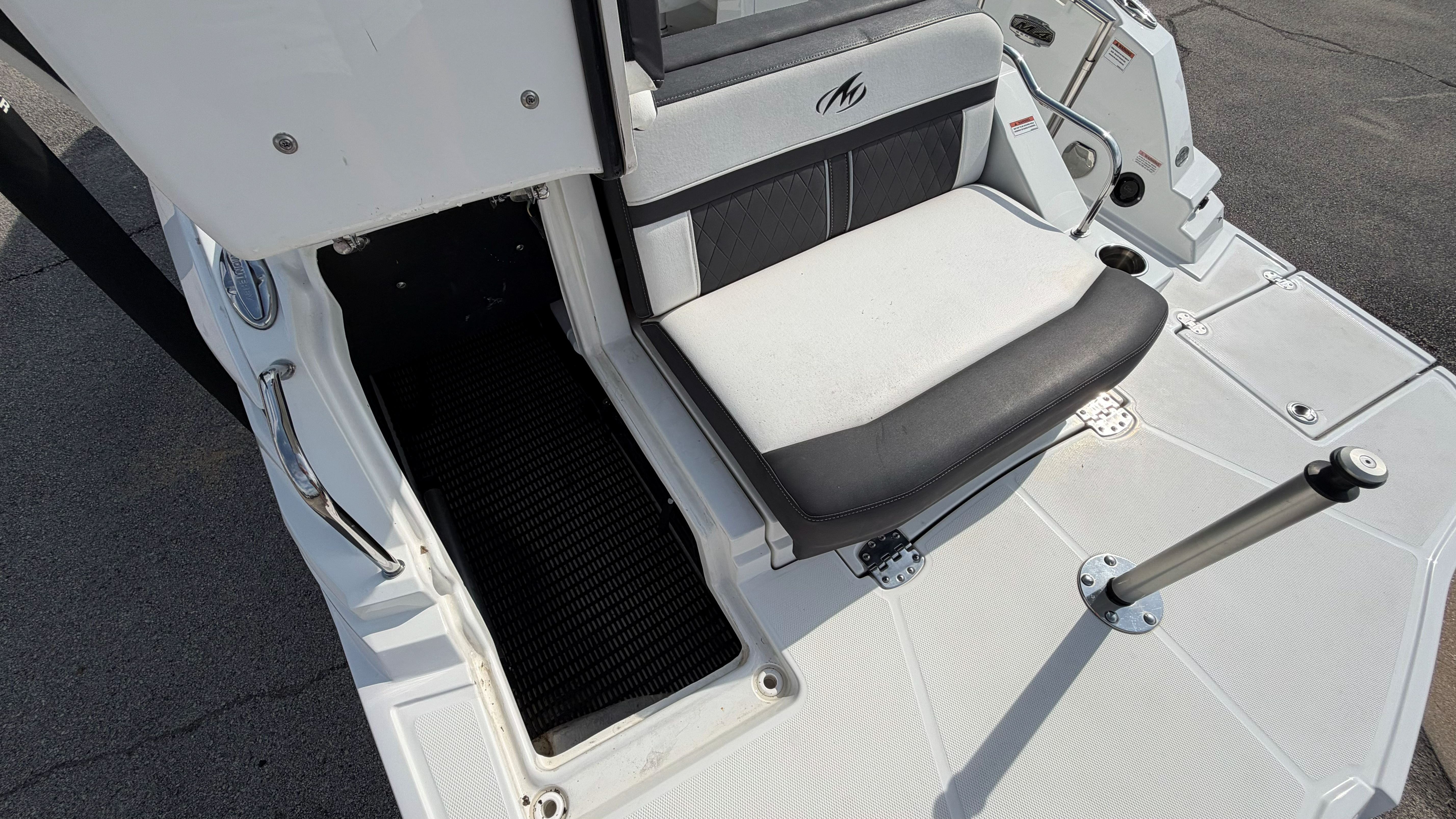 2022 Monterey M4 - Image 26