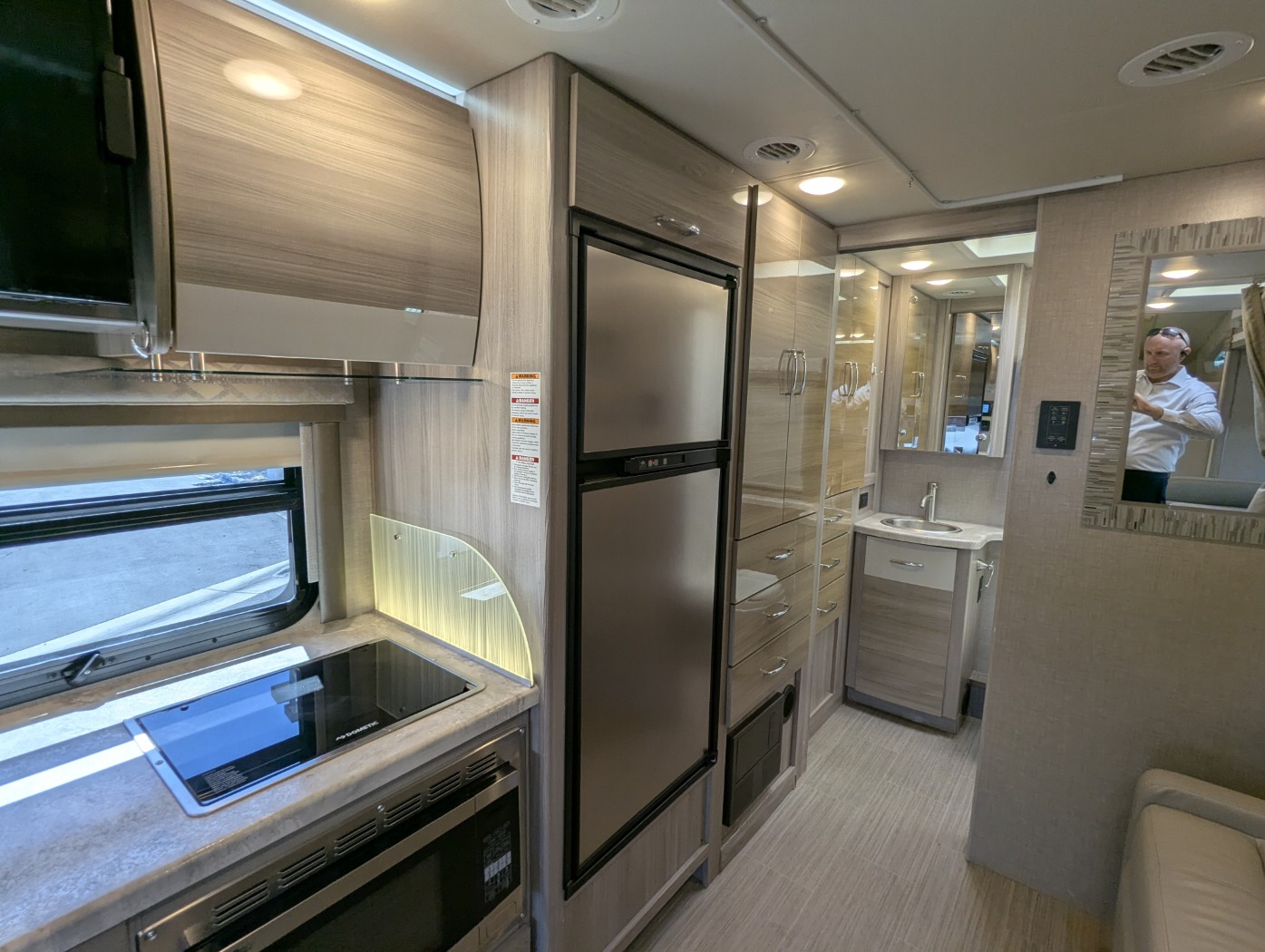 2022 Thor Motor Coach Delano Sprinter 24FB - Image 19