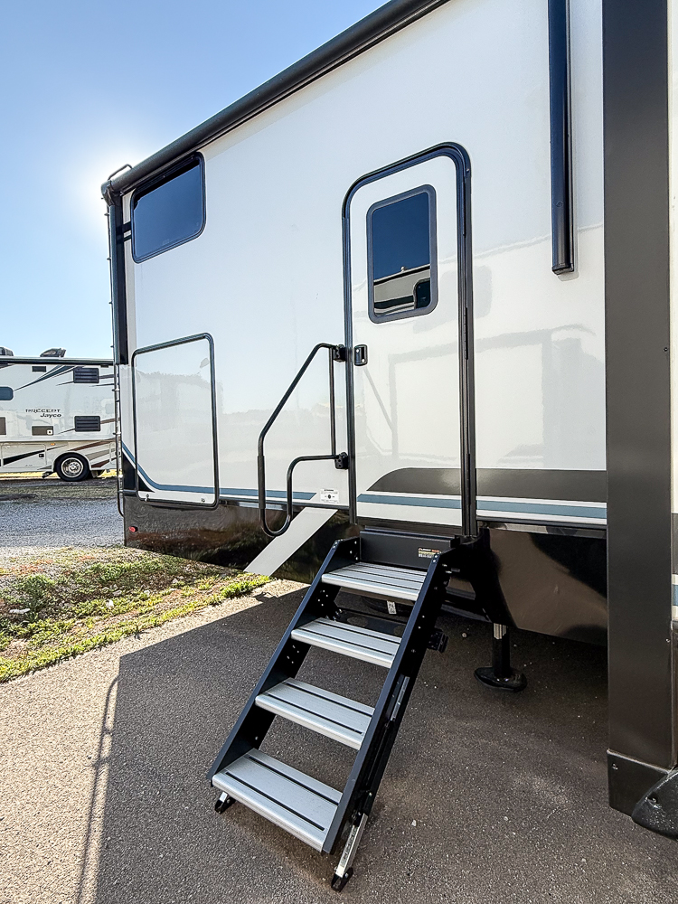 2026 KEYSTONE 380LT - Image 18