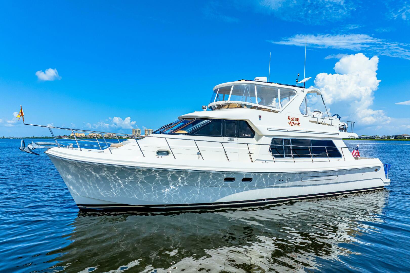 2007 Hampton 558 Pilothouse - Image 2