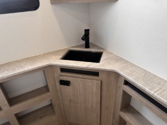 2027 GRAND DESIGN LINEAGE SERIESE 30DC - Image 13