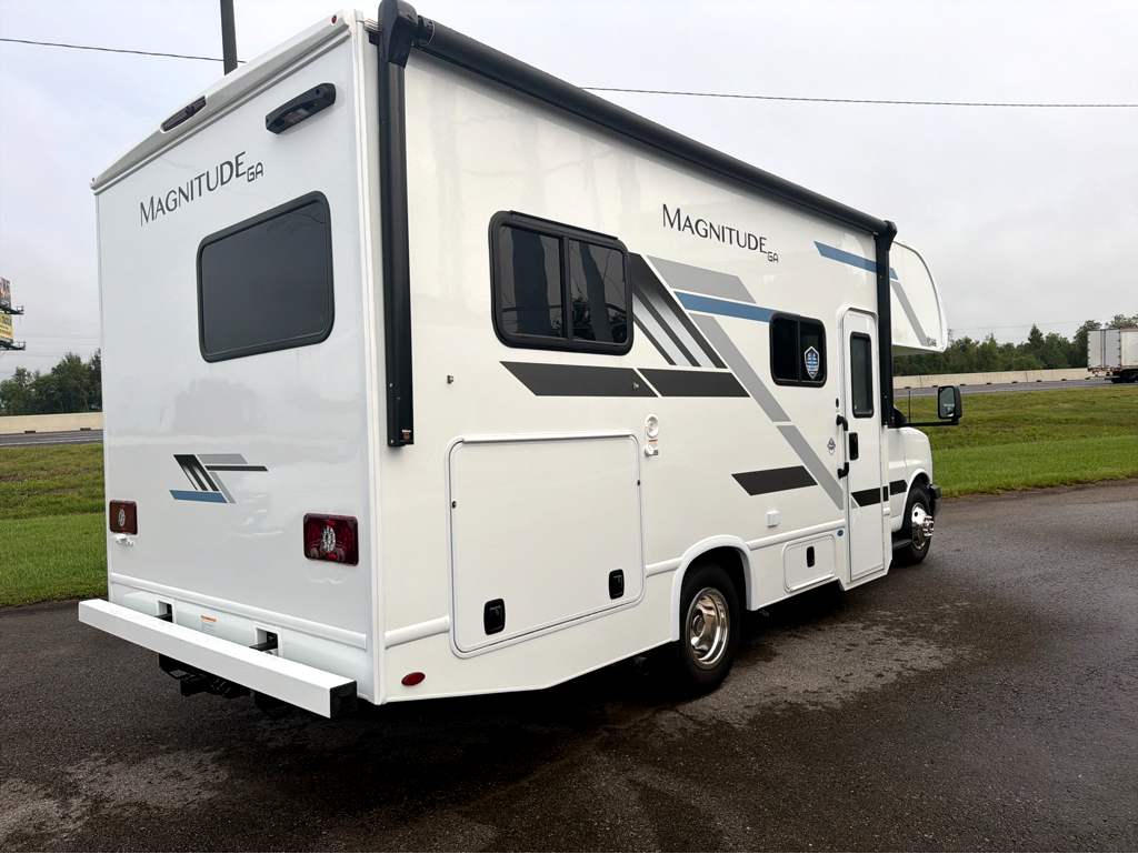 2027 THOR MOTOR COACH MAGNITUDE GA21 - Image 3