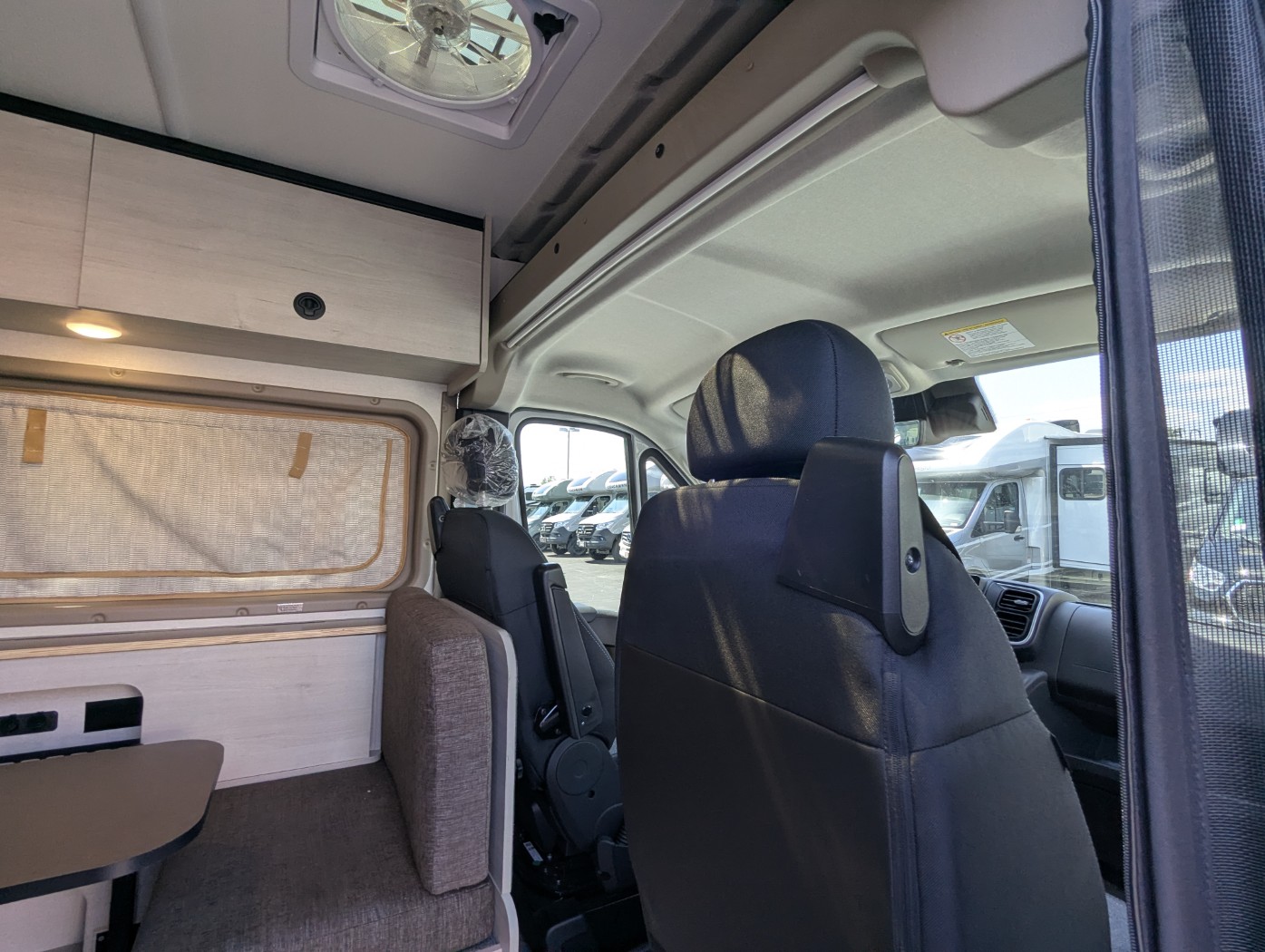2026 Winnebago Solis Pocket 36A - Image 8