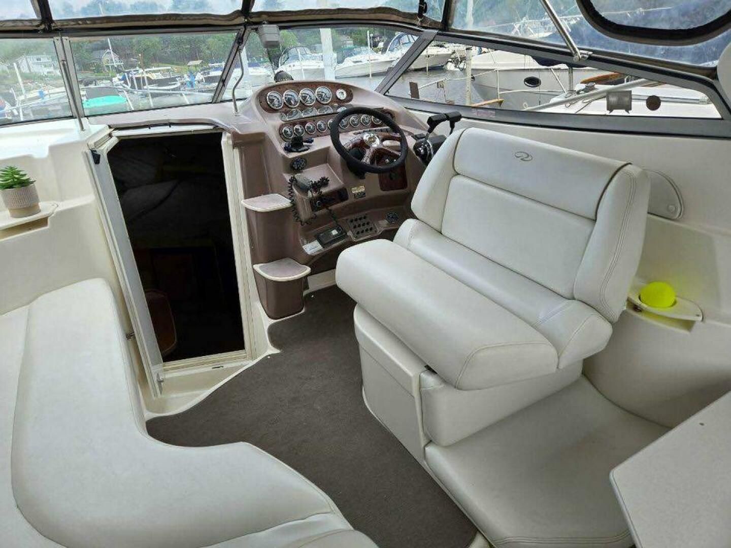 2003 Regal 2860 Commodore - Image 9