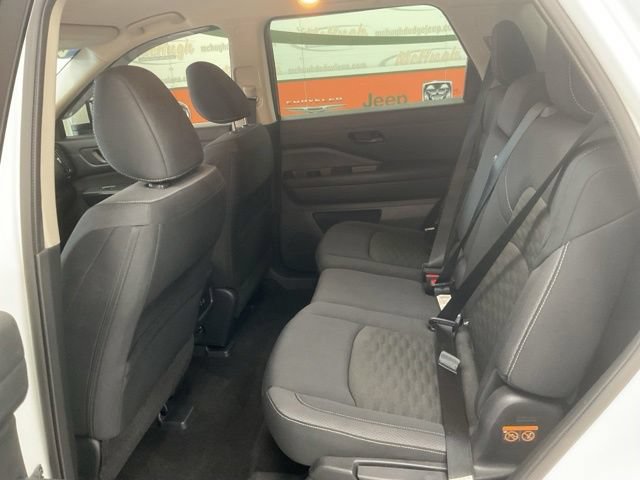 2024 Nissan Pathfinder Utility 4D SV 4WD - Image 26