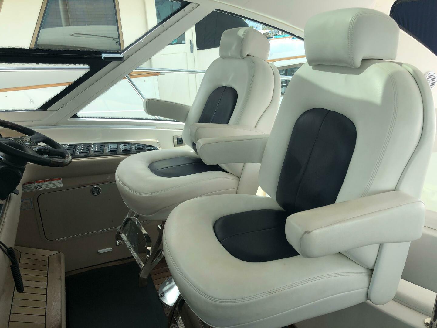 2008 Sea Ray 55 Sundancer - Image 16