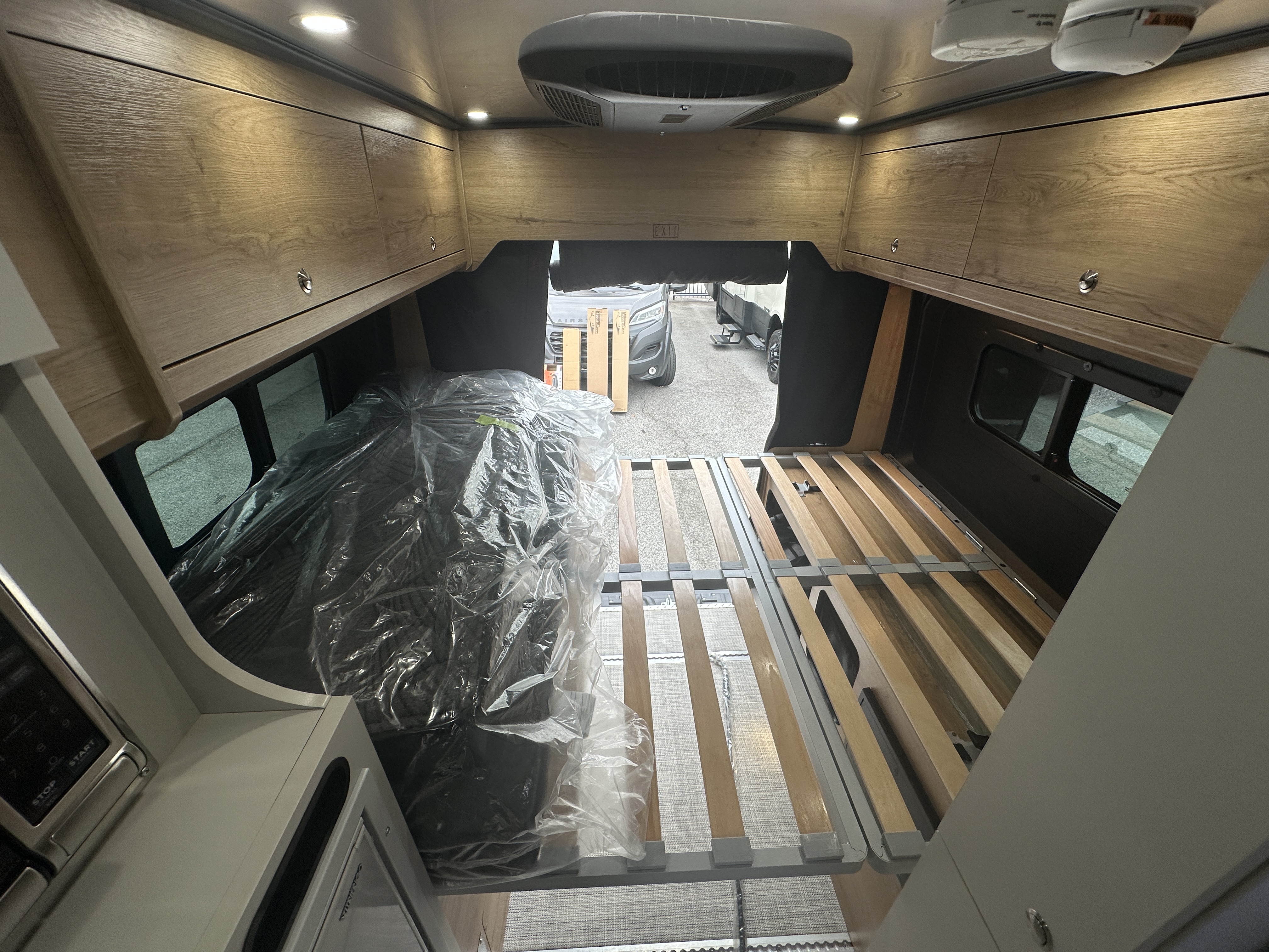 2027 Airstream Rangeline 21PS - Image 24