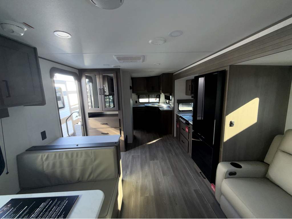 2026 GRAND DESIGN TRANSCEND 25MLX - Image 11