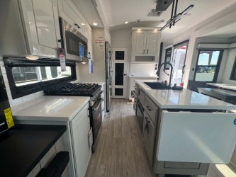 2027 JAYCO PINNACLE 32RLTS - Image 15