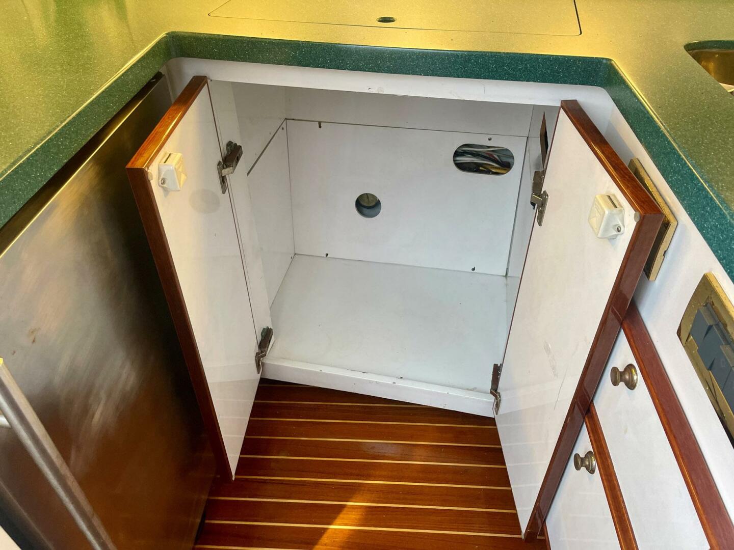 2005 Custom Carolina 40 DeSanti - Image 13