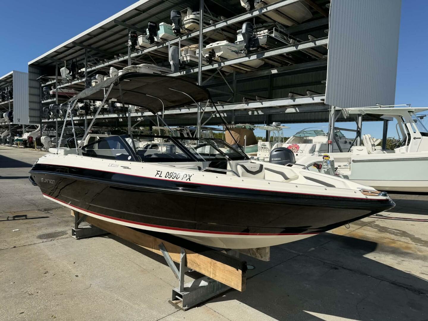 2015 Larson LX 225S IO - Image 3