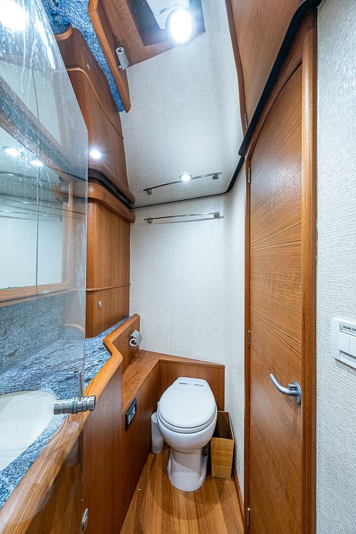 2017 F&S Cusotm Express Sportfish - Image 55