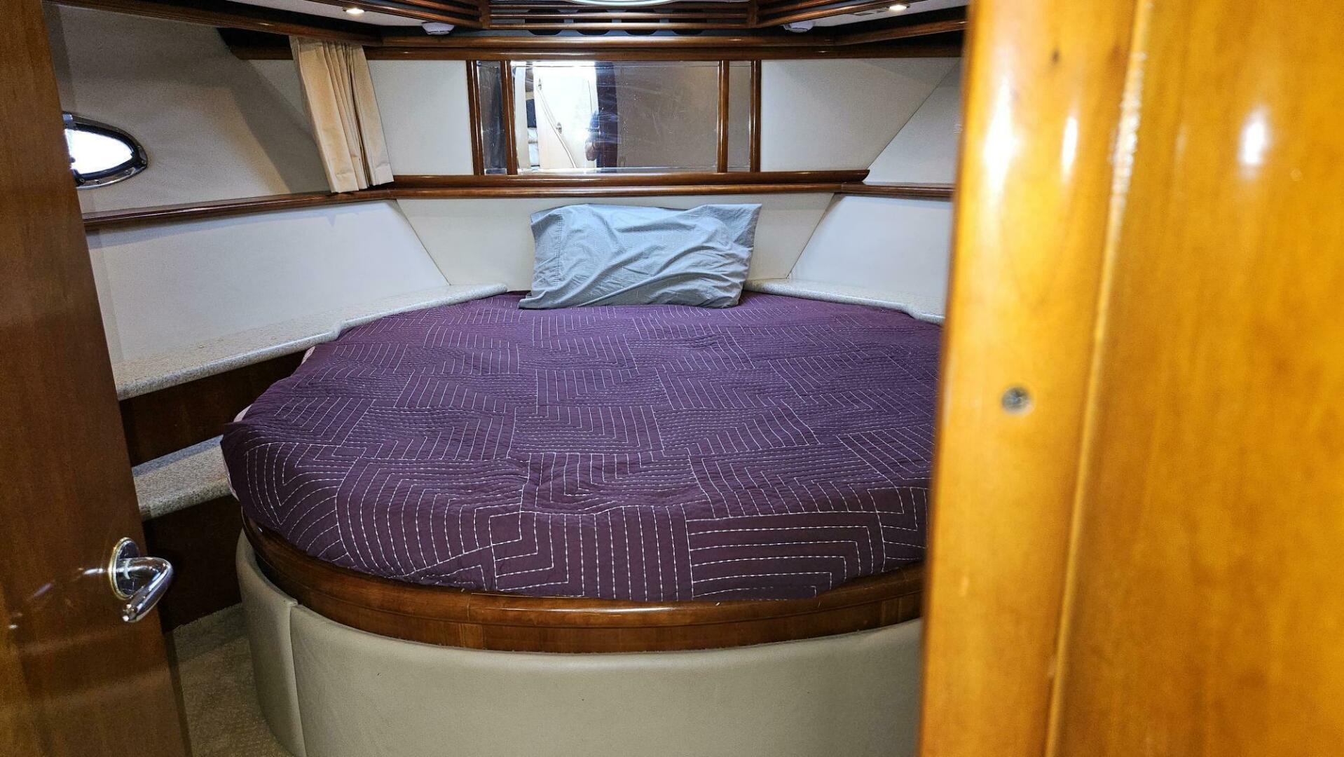 2000 Carver 450 Voyager - Image 7
