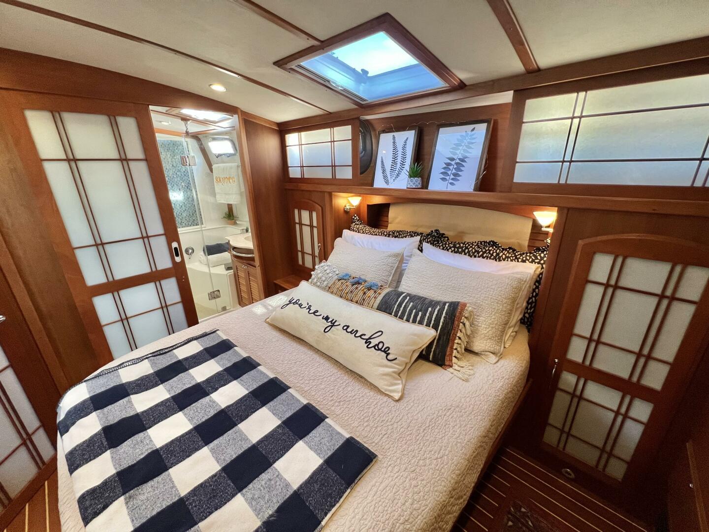 2017 Sabre 48 Salon Express - Image 36
