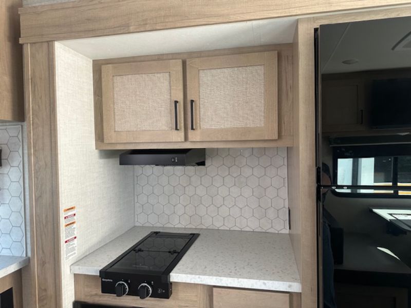 2026 Ember RV E-Series 22MLQ - Image 7