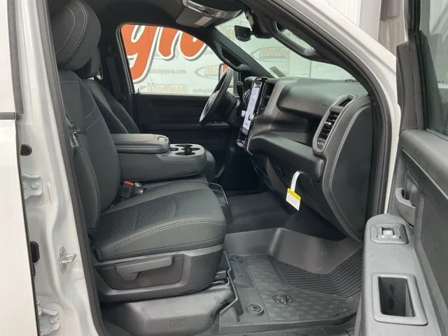 2026 Ram 2500 Big Horn 4x4 Crew Cab 6'4" Box - Image 40