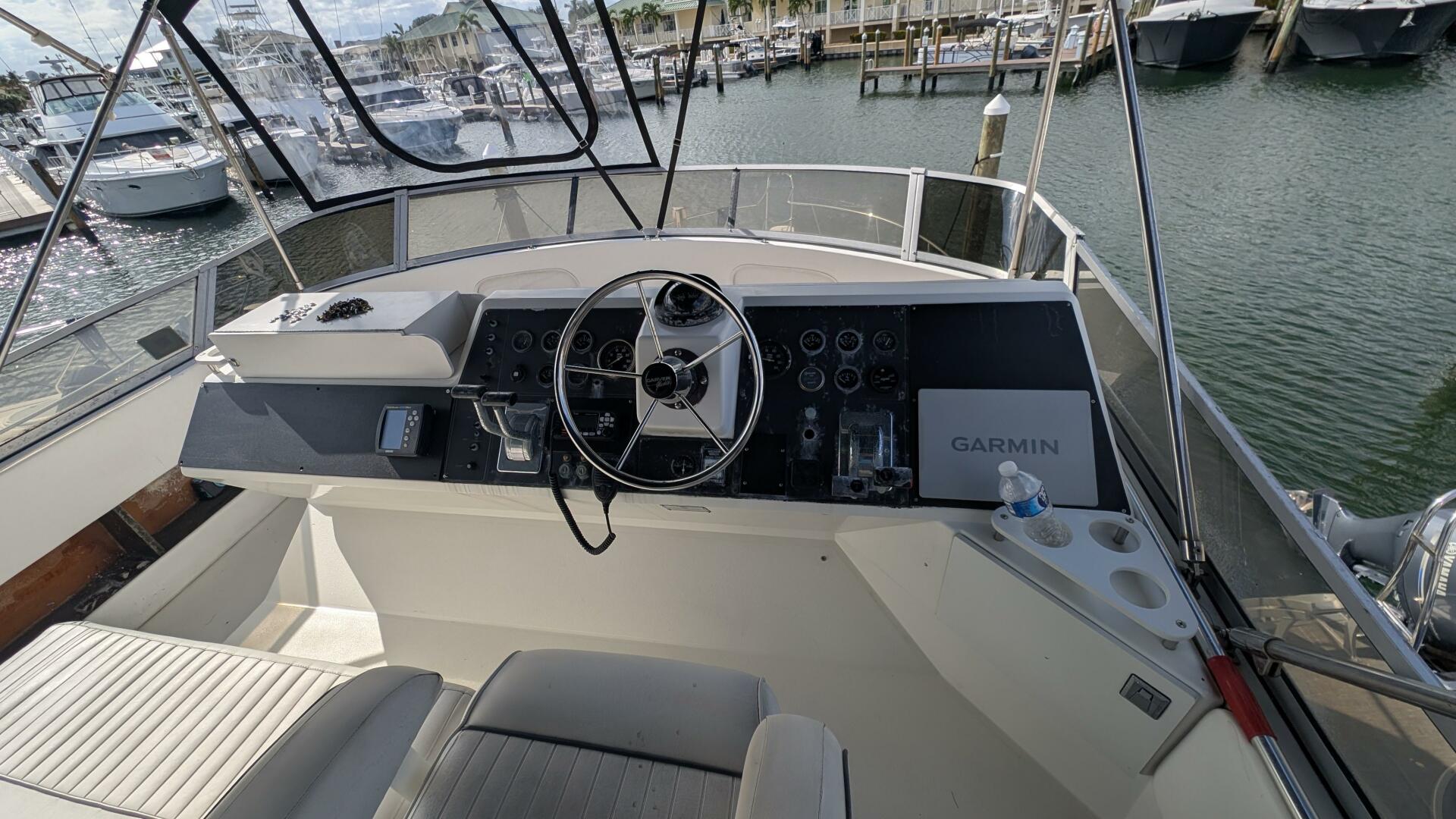 1994 Carver 370 AFT CABIN - Image 8