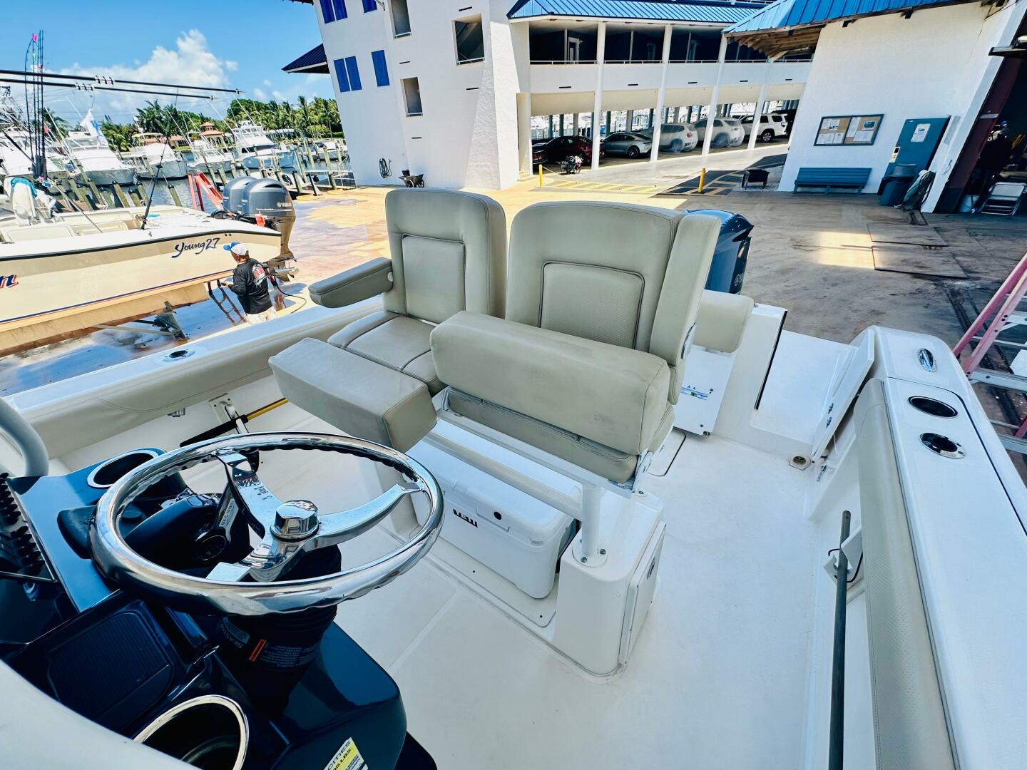 2016 PURSUIT C 238 Center Console Base - Image 33