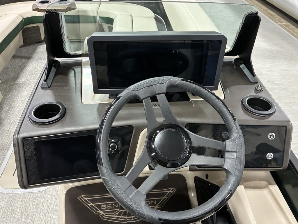 2026 Bennington 24MCSB Carbon Fiber Arch Tritoon Pontoon - Image 36