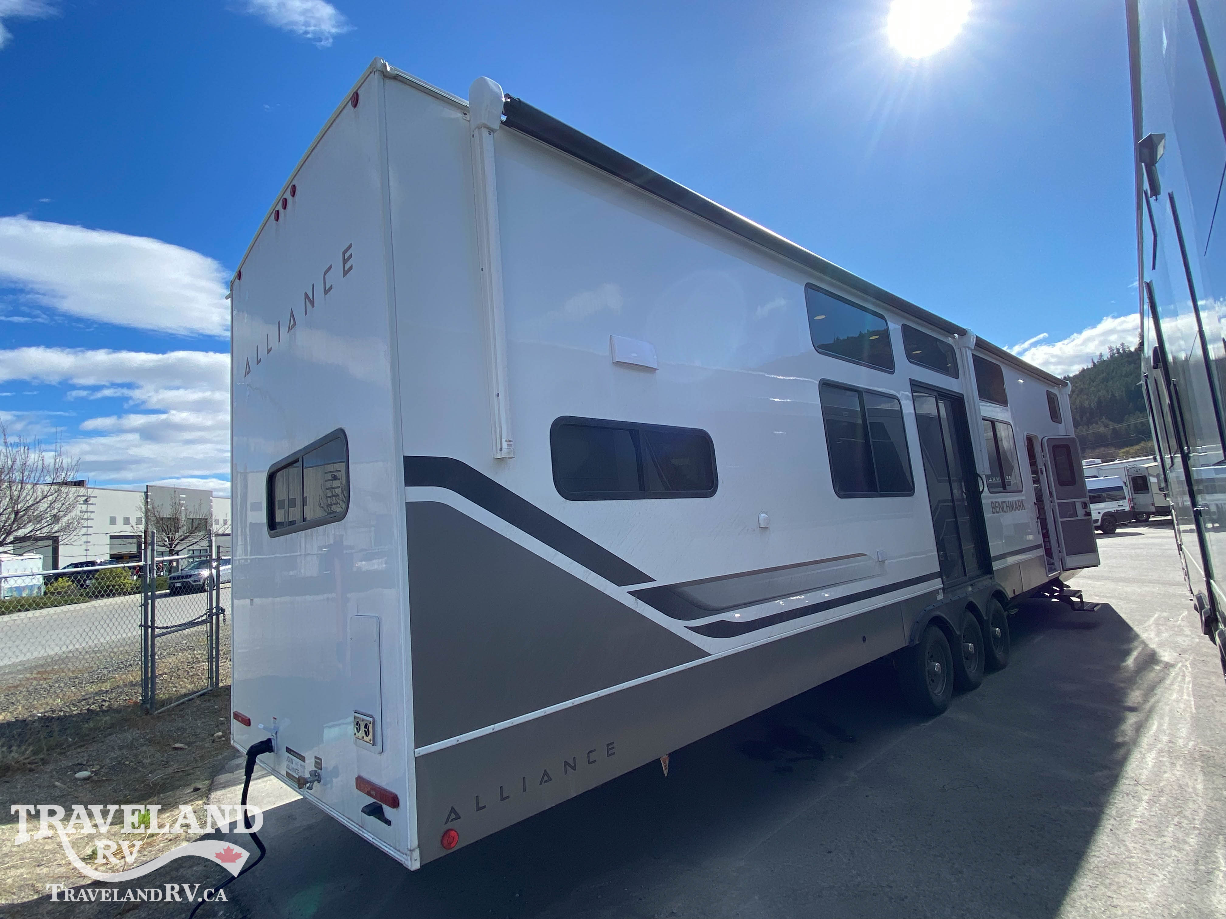 2026 Alliance RV Benchmark 44RKL - Image 5