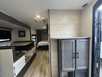 2026 VENTURE RV SPORTTREK STINGER 181VRK - Image 9