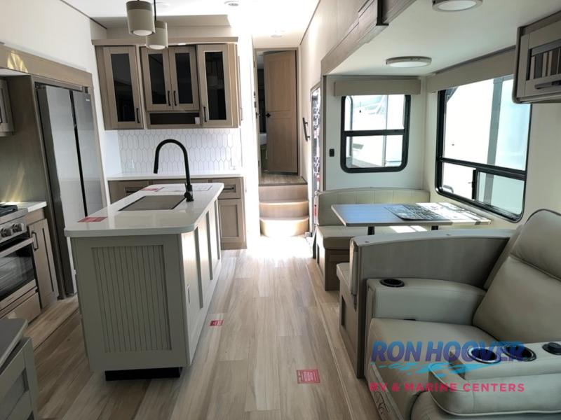 2026 GRAND DESIGN 362TBS - Image 18